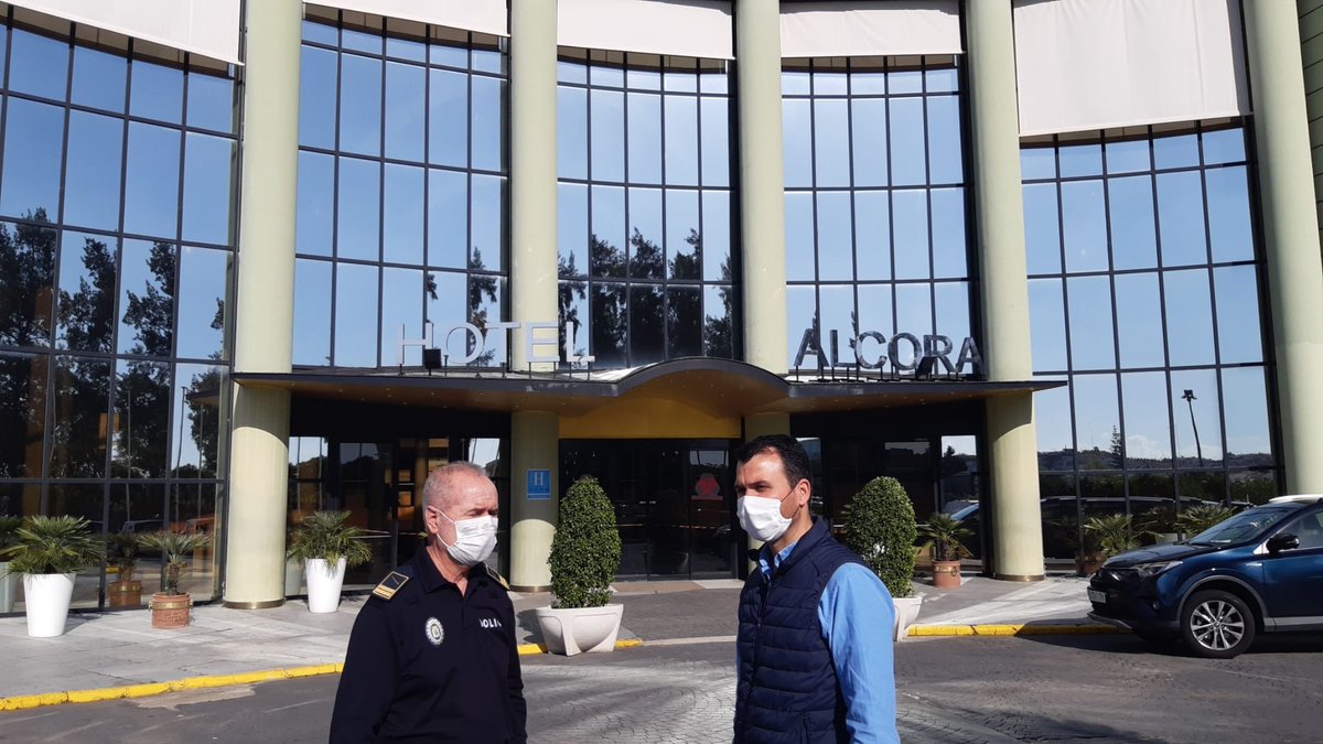 ILUNION's tweet photo. El #ILUNION Alcora de nuestra cadena @Ilunionhotels ya acoge a personas mayores enfermas por #COVID19
¡¡¡Nuestros compañeros continúan ayudando a quienes más lo necesitan porque #EsteVirusLoParamosEntreTodos!!! 👏👏👏
ℹ️ https://t.co/ab9DGwXI4N #LaIlusiónPuedeConTodo https://t.co/b4vBOiHPO2