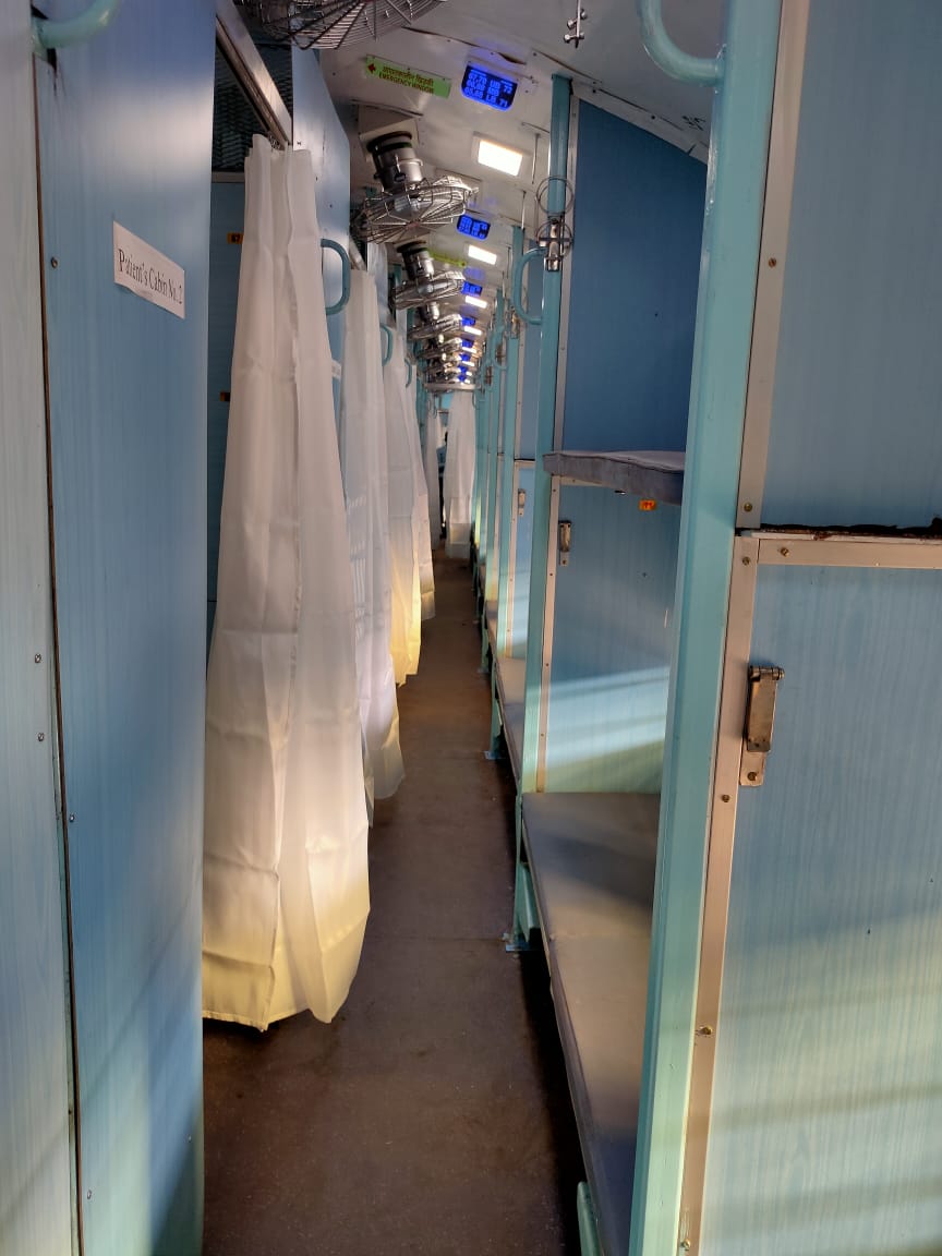 To combat #COVID19, the Indian railways has converted train coaches into isolation wards for COVID-19 patients 🛌 - offering clean, sanitised and hygienic surroundings for the patients to comfortably recover. 

#IndiaFightsCorona