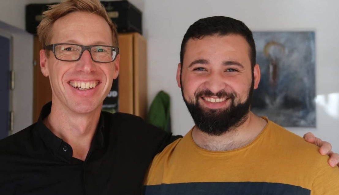 Selv midt i Corona-krisen findes initiativer, der er værd at glæde sig over. Her er et af dem: Danmission er med til at stå for et projekt i Gellerup, hvor målet  er at skabe godt et samfund med plads til forskellighed. 
#dkaid #folkekirken #dkpol #dialog
fal.cn/37jsE