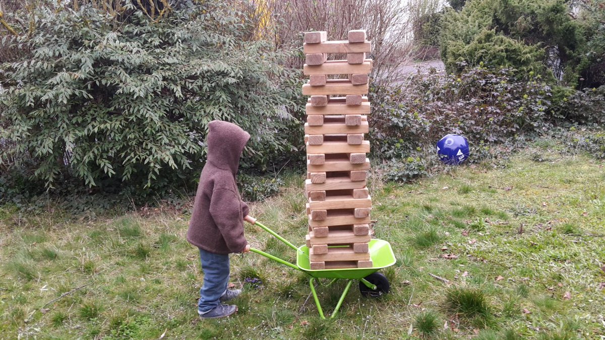 MarcoBehringer's tweet photo. Mein ältester Sohn wird nächste Woche vier und feiert ganz allein. 😟

Hat hier jemand Bock, was Kleines zu illustrieren und uns zuzuschicken? 😀 (Muss kein Kunstwerk sein!)

Er liebt Pferde, Giraffen und Bagger!

Merci 🙏

Gern RT https://t.co/ifE5VjyfwM