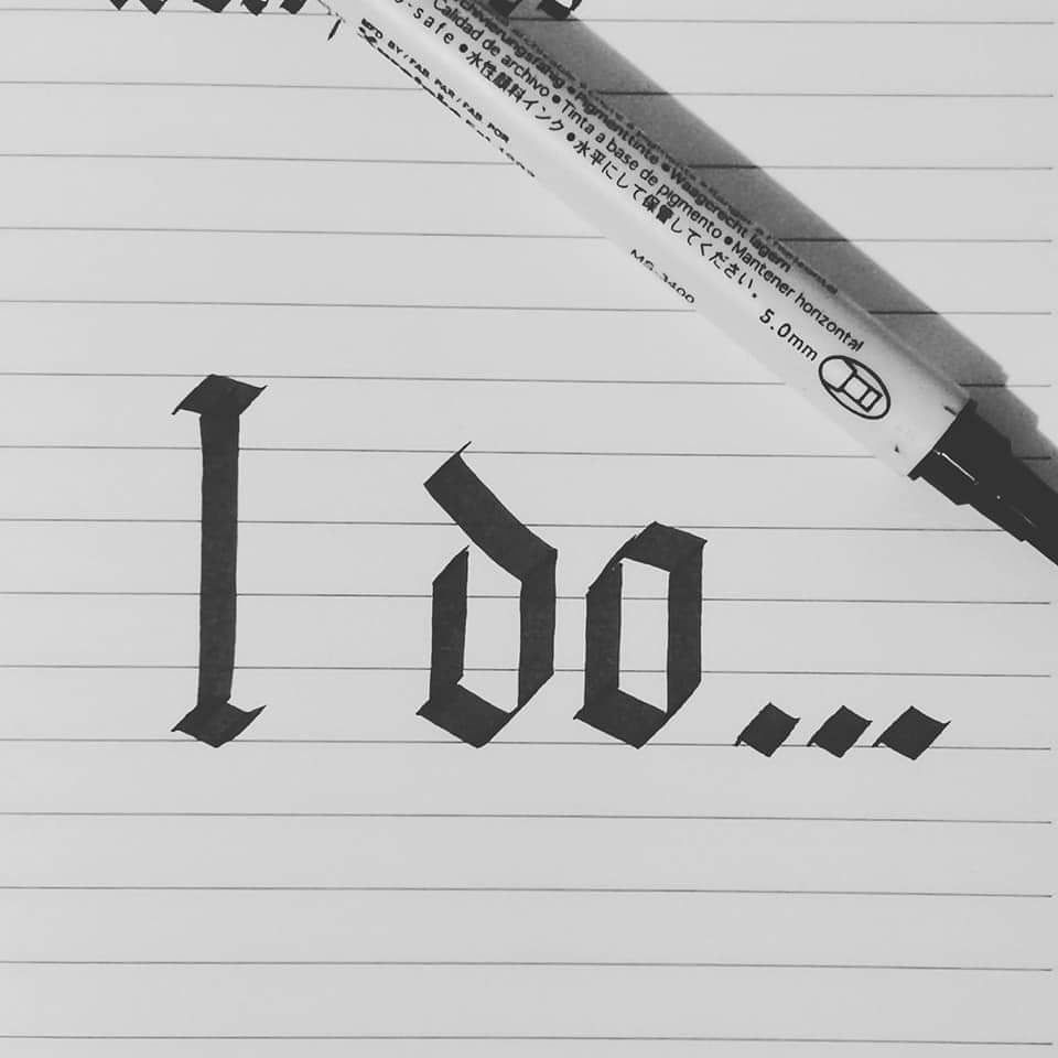 Meja_Mathieu's tweet photo. Who cares if one more light goes out?
#calligraphy #dailycalligraphy #calligraphyart #kuretake #linkinpark #onemorelight
@mikeshinoda @linkinpark
By @MiaryRlm https://t.co/PcpW2gze73