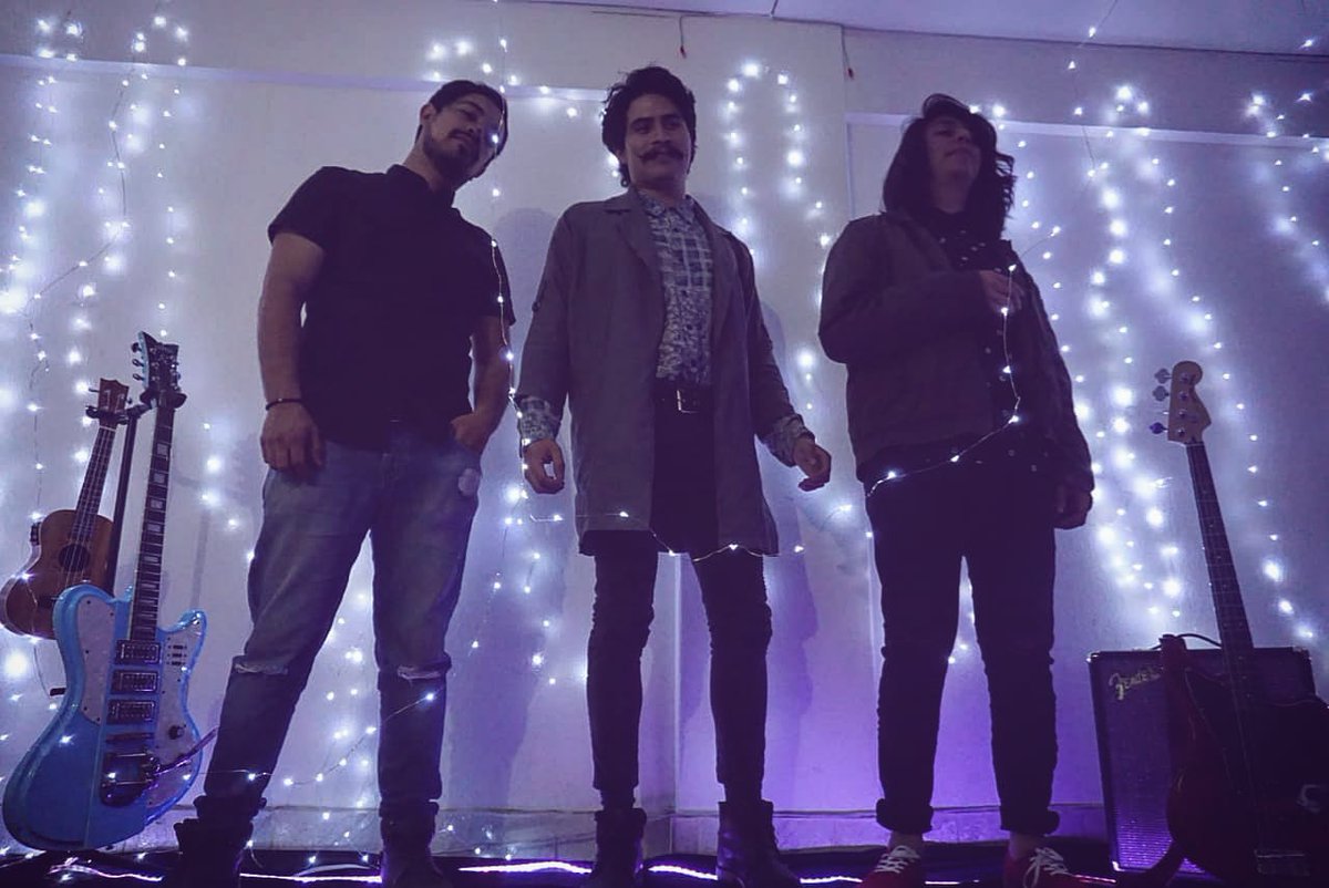 AstronautaQuark's tweet photo. Buenas noches amigos, para alegrar o entristecer su cuarentena, subiremos una canción nueva. ❤️
¿Cuando la quieren escuchar? https://t.co/wSCcPEbeRG