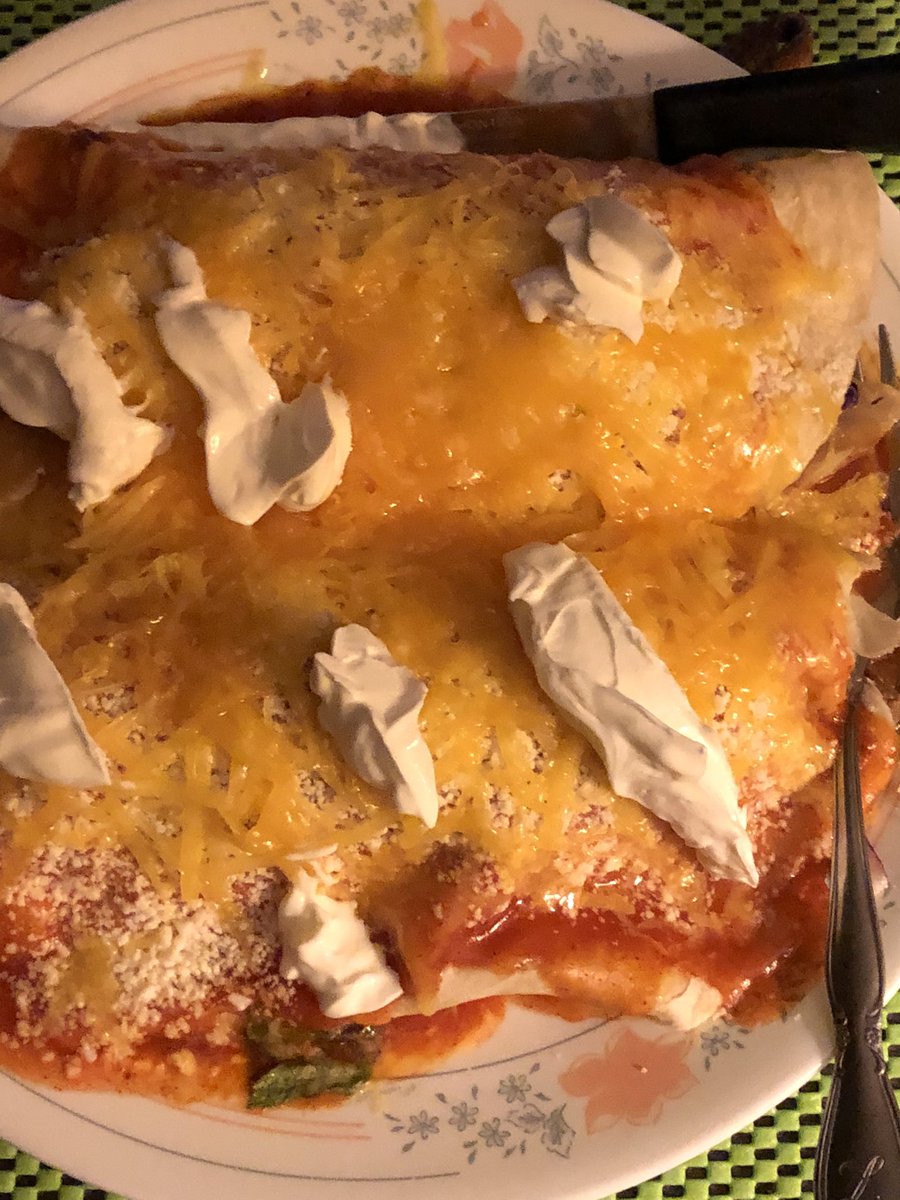 JohnnyEAwesome's tweet image. ☮️😺#WhatIAmLearningInQuarantine that I still like to cook. Here from #JohnnysKitchen, #homeMade enchiladas!😋🍽🌮🌮