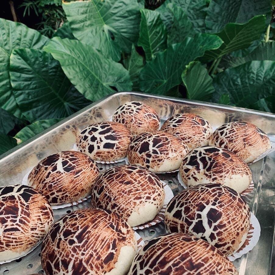 salam semua. Sy antara peniaga2 kecil yg terjejas teruk pendapatan sejak pkp 😢 ni jelah satu2 nya punca pendapatan kami. kais pagi makan pagi nak support adik beradik ramai.. jdi saya nak promote kuih pau frozen buatan saya.. tak dpt beli tlg sebarkan rezeki sy pun tak apa😊 #RT