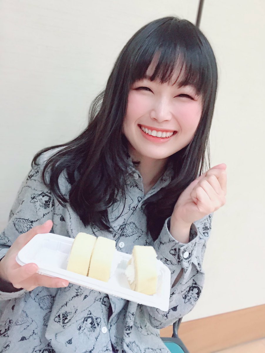 市原えりさ みんなに会えなくて寂しいけど わたしは元気だよ みんなは元気 この服ね 猫がいっぱいなの とてもお気に入り T Co Pm5bacls2q Twitter