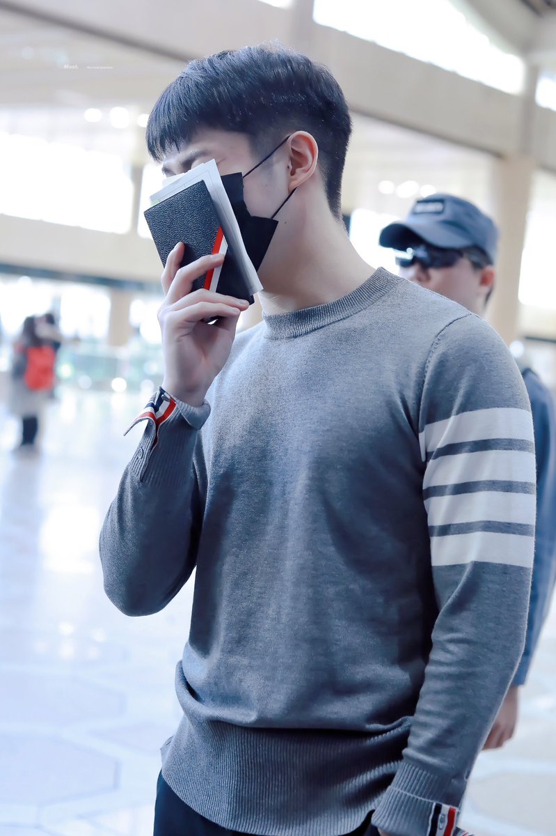 mostprecious_DW's tweet photo. 190401 김포출국
#다원 #DAWON #ダウォン #SF9 #에스에프나인 @SF9official https://t.co/cF78PHPoHd
