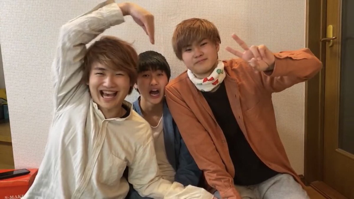 yosuke7202's tweet photo. @show_sster_0913
@suzushouto_haha
@channel_creator
「CreatorChannel the Next」の雑誌、3/31消印有効の応募ハガキ、投函したよ。
しょう君、教えてくれてありがとう!
「#すずしょうと」のチェキ当選してほしいなぁ。
https://t.co/kZ71BtuRyh
#creatorchannel
#クリエーターチャンネル https://t.co/bjgy5RkFOX
