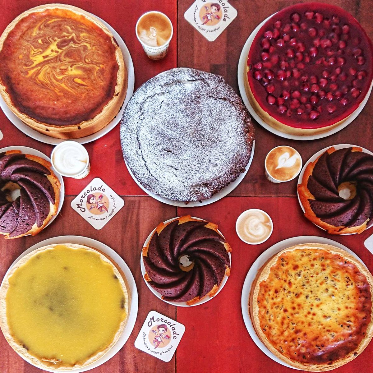 Wir sind weiterhin für euch da - Bei uns bekommt ihr nicht nur Brot und Brötchen 🍞🥖, sondern auch Kuchen 🎂🍰🥧 und süße Leckereien, um euch das Wochenende zu versüßen. Derzeit natürlich nur to go🤸

#kuchenfrankfurt #brötchen #frankfurt #morcolade #bornheim #bergerstrasse