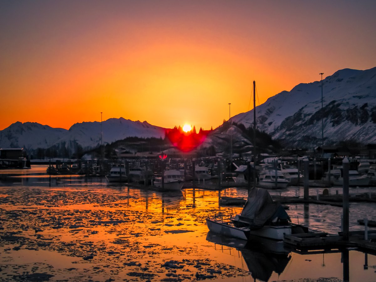 Sunset over Valdez's Small Boat Harbor Thursday evening...  #Alaska #sunset #sunsetphotography #beautiful #OptOutside #alaskahappyhour #PhotoOfTheDay #photography #WeShallOvercome