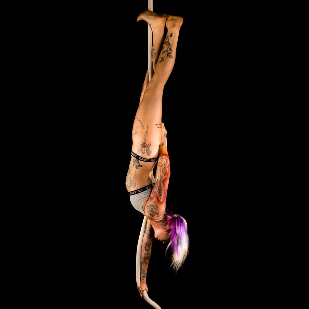 Your dream doesn't have an expiration date. Take a deep breath and try again 💜⚡ 📸 @TheDanHB #riseofthephoenix #burnfree #aerialrope #aerialist #daretodream