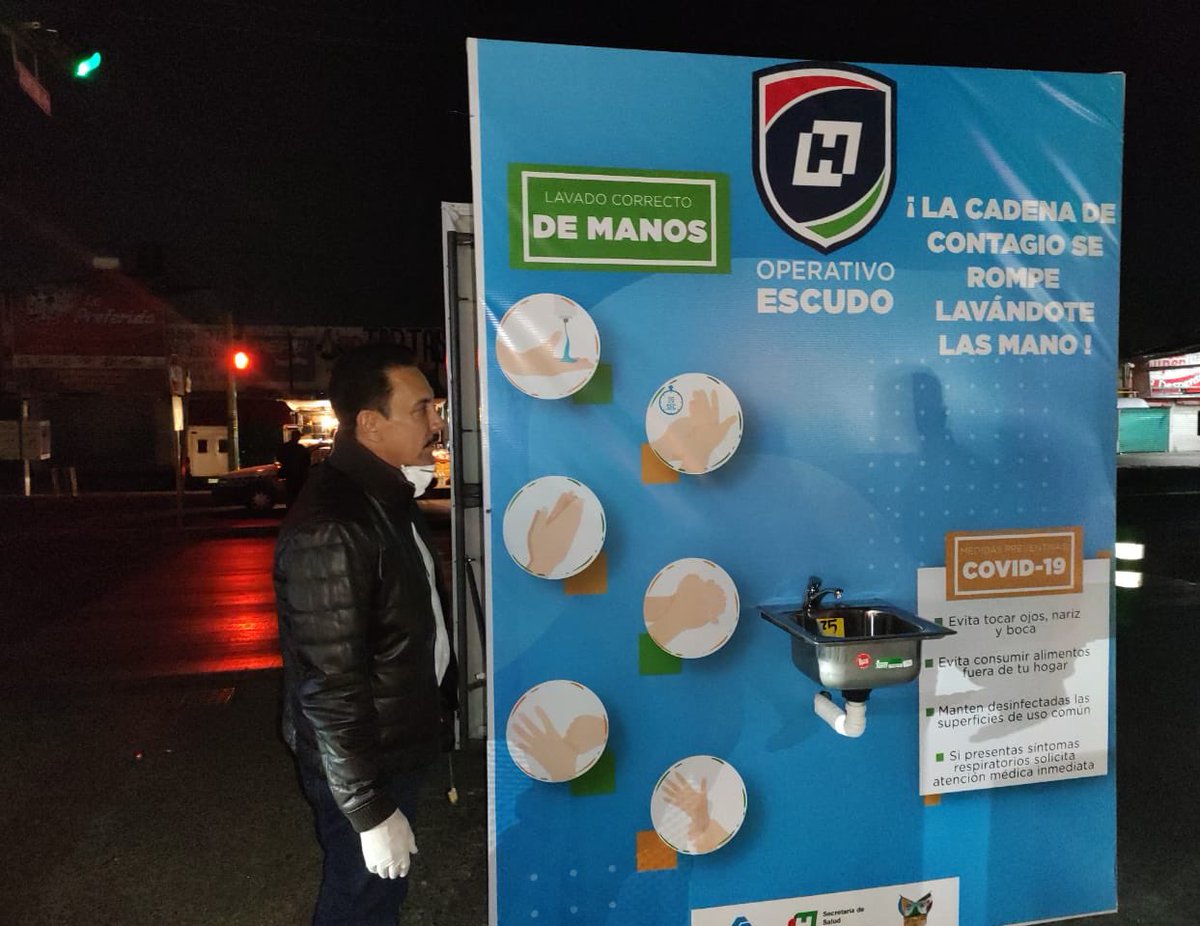 omarfayad's tweet photo. En la Central de Autobuses de Pachuca y estación del @Tuzobus_Oficial superviso la instalación de los lavamanos comunitarios, para que a partir de mañana todos tengan donde lavarse las manos. También los estamos instalando en otros puntos de gran afluencia. #OperativoEscudo https://t.co/bv9qiiHvRB