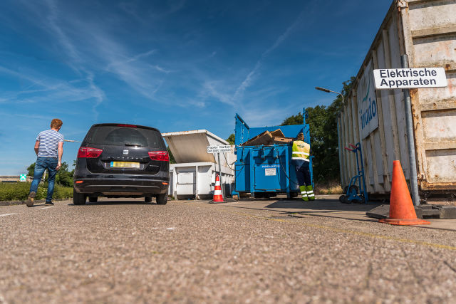 Op het afvalbrengstation is het momenteel heel erg druk. Een dringend verzoek om alleen naar het afvalbrengstation te komen als dit noodzakelijk is. Blijf zoveel mogelijk thuis. #socialdistancy #samensterk #blijfthuis #staysafe