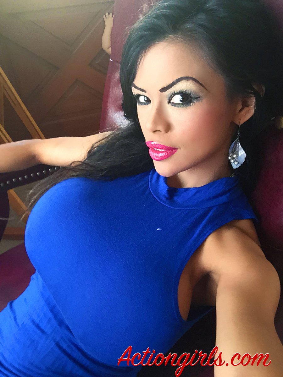 LCynomys's tweet photo. Armie Field - Sexy blue dress 
#busty #bigboobs #blondeandbusty #curvy #boobs #breast #voluptuous #tetotas #tetaslindas #juggs #bigjuggs #bignaturals #bimbojuggs #bigbreast #busty https://t.co/MGmDc27xBH