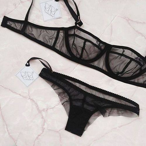 foreveryoung_q's tweet photo. Lingerie sets are my obsession https://t.co/Za1PRfCbjh