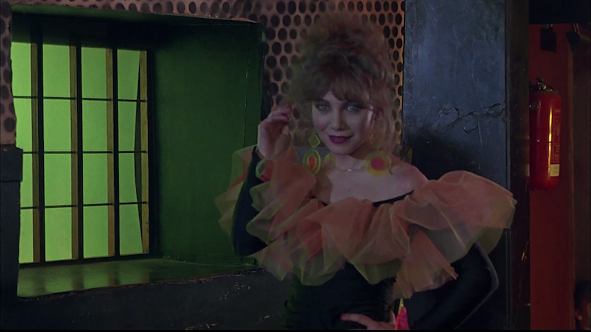 PhilmsMag's tweet image. Filme antidepre para le confinamiento"voluntario".
"Laberinto de pasiones", 1982. Pedro Almodóvar.