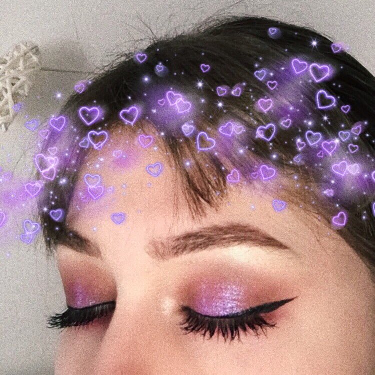 Jour 6 ~ Purple Le make up rend beaucoup trop beau en vrai mais comme je suis ps doué pour prendre des photos bah on voit pas bien..reproduction du make up de  @chloebleinc