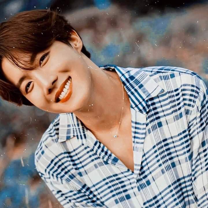icedvanillattae's tweet photo. today i offer this hoseok pretty aesthetic to bless your tl https://t.co/13IswXr20B