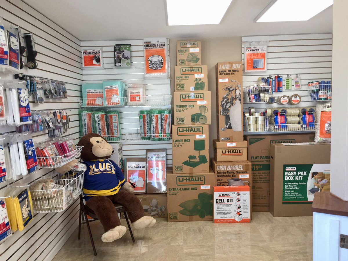 marlin_monkey's tweet photo. WHO needs moving supplies?! GO to https://t.co/1o8fyD0Ktx for prices &amp; locations @uhaul @UhaulSTL #selfstorage #storeSTL #ClimateControl #RVstorage #BoatStorage #Bridgeview #MascoutahIL #BellevilleIL #TroyIL #DupoIL #CahokiaIL #ColumbiaIL #moving #UHAUL #MarlinMonkey https://t.co/WGSa1fOsLb