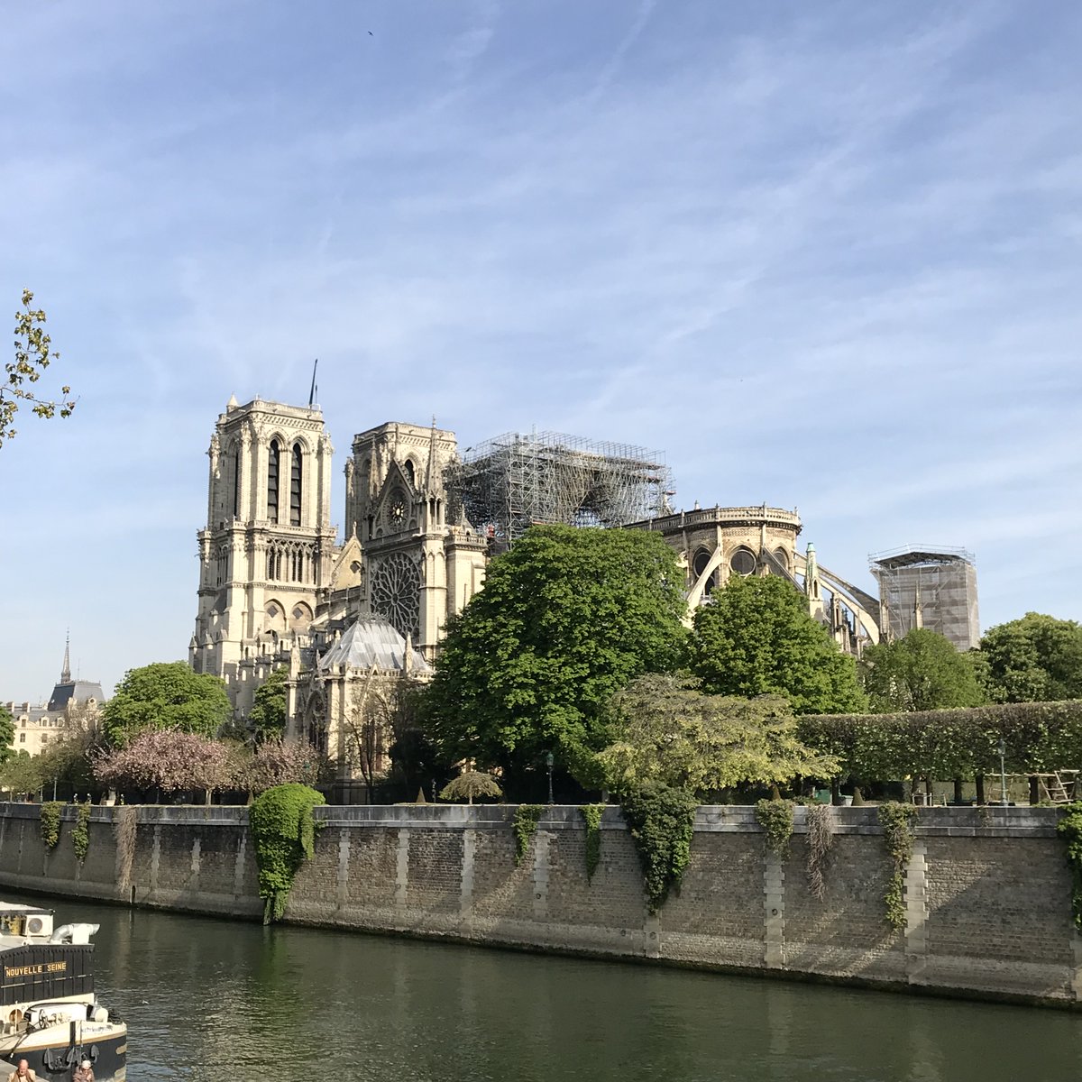 lePointGenius's tweet photo. @sansan1377 @svt4ever75 @astropierre @INSVideos @lgrateau @fred_cm1b @Zeublai @MarmaTheGhost @Leaving_Orbit @chgabouleaud @M4kn4sh @Astro_Aure @lamusenparle @SophiePignon @ProfLPMAD @EloScicomm @renard_alpin Petites photos de notre beau Paris (de l'époque où on pouvait encore s'y évader 😋) #Trottle https://t.co/DUf1tU3S6K