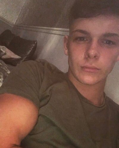 GuysCocks's tweet photo. Hot young builder 💪🏼😍 https://t.co/76eT2jGWFE