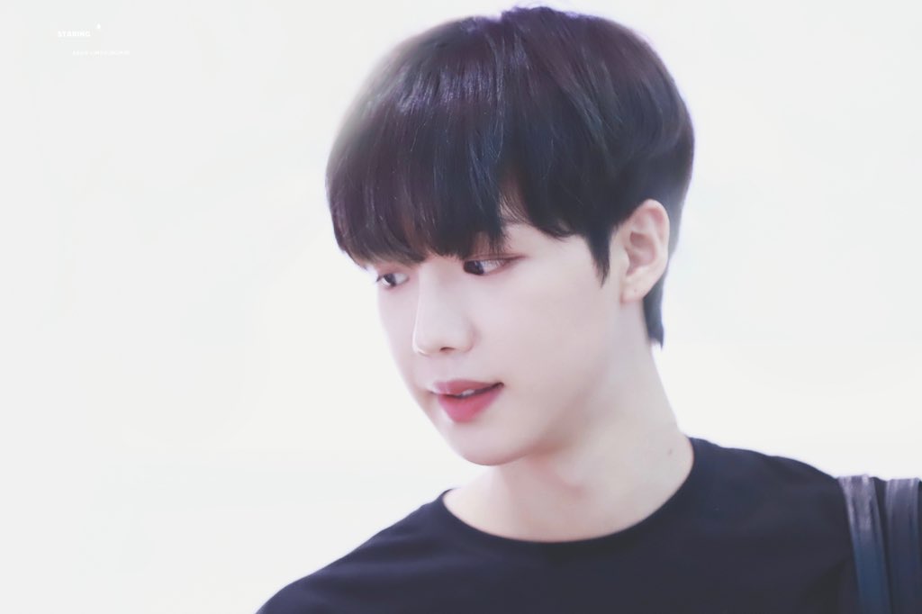 staring0814_ym's tweet photo. 190726 ICN 출국

새콤달콤🍭🍭🍭

#LIMYOUNGMIN #임영민 
#イムヨンミン
#AB6IX #에이비식스 https://t.co/JDGcQDyrDj