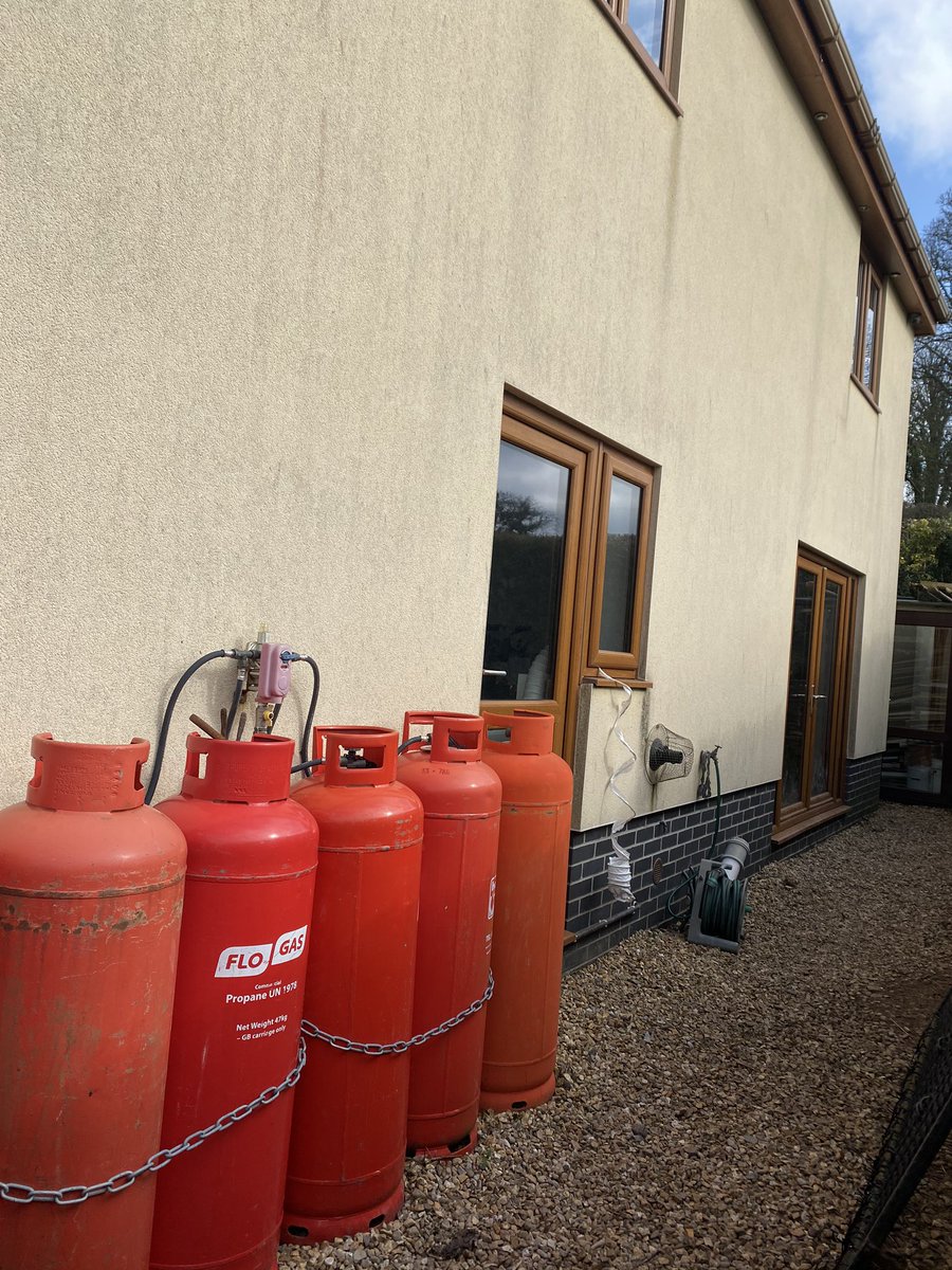 Samantha tweet media