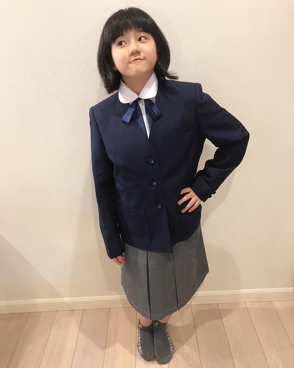 おさみき 劇団暇だけどステキ 中学校の制服届きました 娘さんの中学生イメージポーズ 進 ゼミ感が酷い 中学生 制服