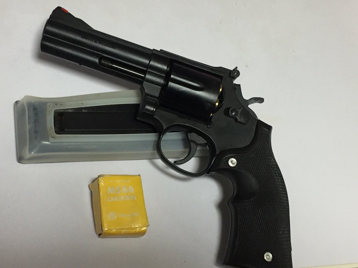 舘ひろし刑事貴族撮影使用ガバメント 舘ひろし刑事貴族撮影使用ガバメント - メルカリ