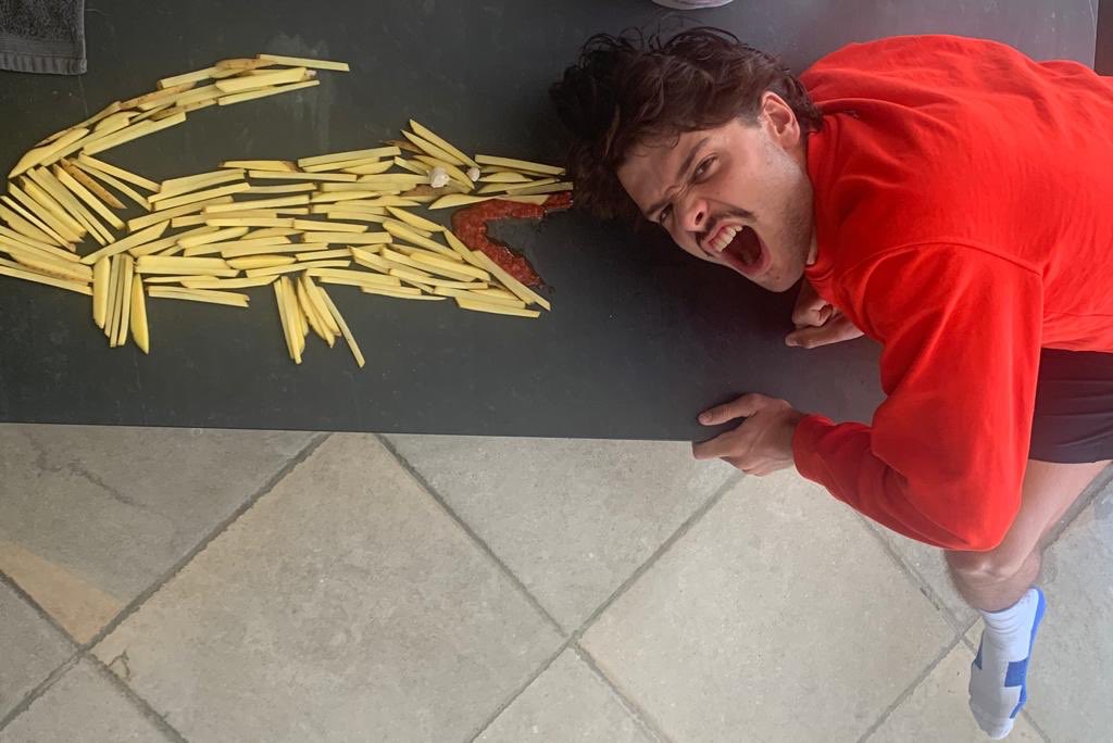 GregBarrere's tweet photo. Vive les frites #crocodraw @LACOSTE https://t.co/xFjyckbOsu