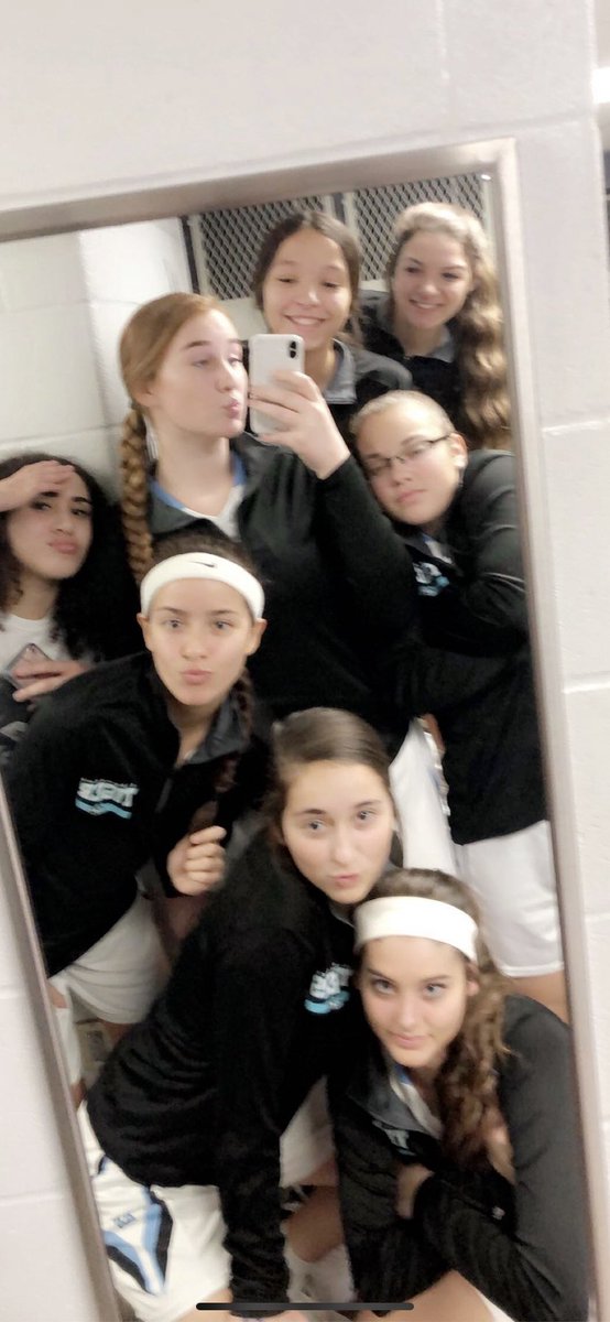 AlyChapman16's tweet photo. Happy bday Bridge... go crazy today bro bro🥳🥳 can’t wait to “walk” at graduation with you🥺🥺 gonna miss you next year, but you’re gonna be off doin great things at college🏐 love ya lots❤️ @bridgette_02 https://t.co/Zw1D7VCZ76