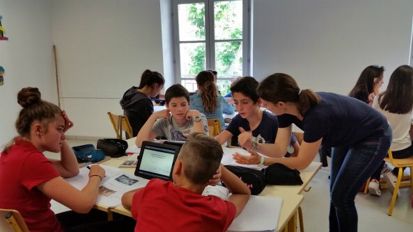 isafil's tweet image. Quand nous retournerons en classe après le seuil épidémique du #covid19, il faudra continuer les #Gestesbarrieres 👍

Ns aurons à repenser notre fonctionnement et notre environnement. 

- travail en îlots (?)
- distanciation sociale 
- désinfection des surfaces  

Anticipons ⤵️