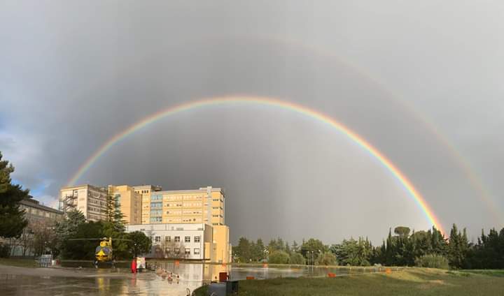 Foto da Caltanissetta
Ospedale Sant'Elia abbracciato dall'arcobaleno ❤️
#caltanissetta #foto #arcobaleno #ospedale #santelia #vinceremonoi  #FotografieSegnanti