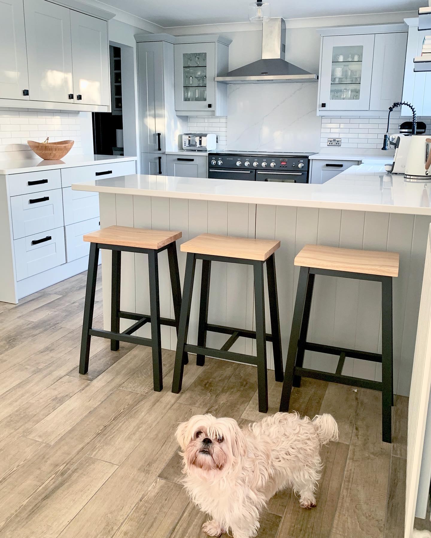 Wren Kitchens On Twitter Happy Saturday Shaker Ermine Units In Fresh And Light Tones Form A Calm And Cosy Feel To The Kitchen This Clean Design Is Warmed Up By The