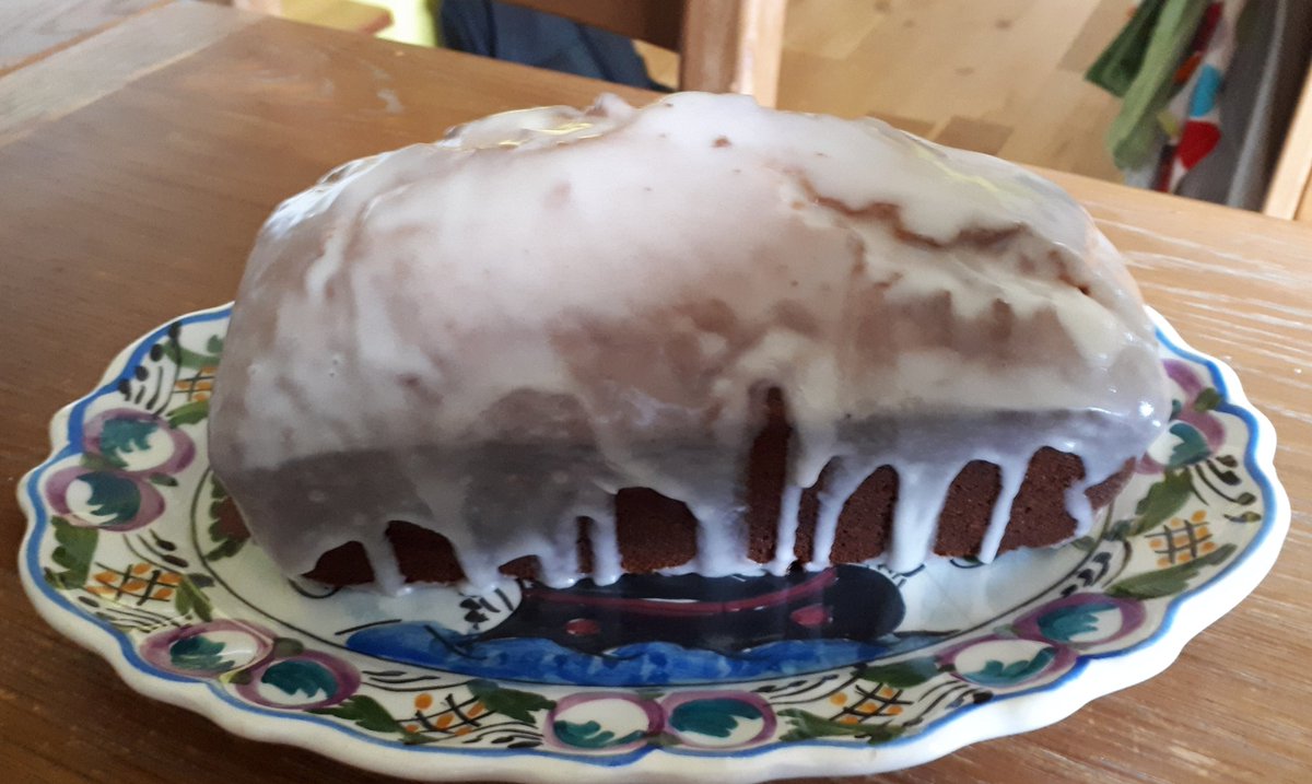 RummleGumption's tweet photo. My sister-in-law is a nurse, today is her 60th birthday, she is working caring for patients. I made her a clootie and a lemon curd cake, her favourites #NHSheroes #DoorstepDropOff https://t.co/qAyJSi5sW1