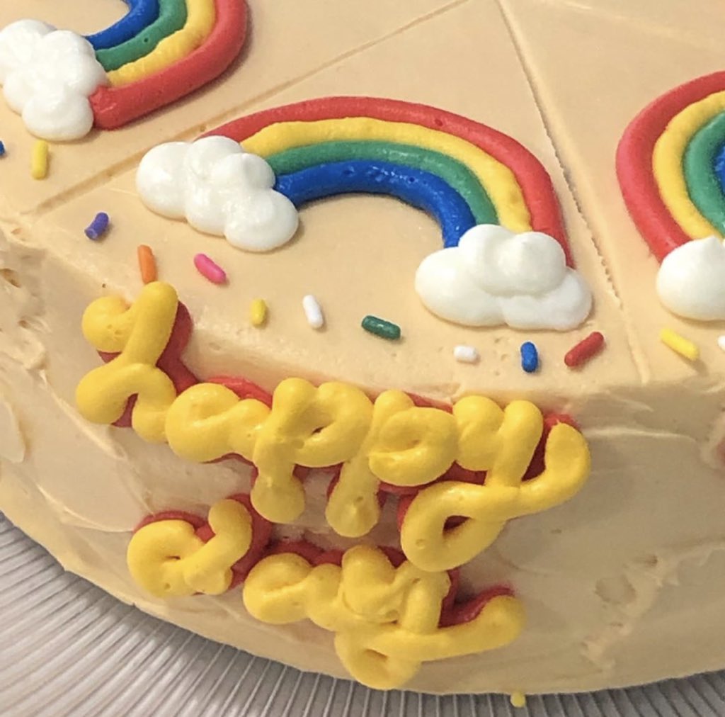 imyourwanderer's tweet photo. เอ้ยร้านนี้น่ารักมาก 🌈☀️🍰 https://t.co/awFrdD6OlI