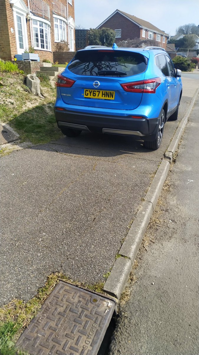 The only car in the street.#selfishparker <a href="/cantparkit/">Cant Park It</a> <a href="/UkBad/">Bad Drivers UK</a> <a href="/ParkingQuality/">Quality Parking</a> <a href="/Parking_Idiots/">Parking Idiots</a> <a href="/parkingknobs/">Parking Knobs</a>