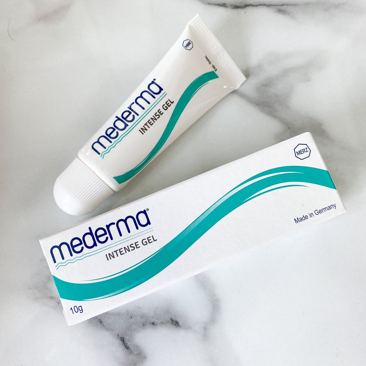 fonfondly's tweet image. ไม่ว่าจะมีแผลแบบไหนเราก็ต้องรอดค่าาา !
ความเป็นผู้หญิงซุ่มซ่ามไม่ระมัดระวังตัวของเราทำให้เกิดอุบัติเหตุบ่อย แล้วแผลที่เกิดขึ้นมีโอกาสที่จะเป็นแผลเป็น
ดังนั้นเวลาที่ฝนมีแผล แผลเริ่มแห้งปุ๊บ ฝนจะทา Mederma Intense Gel ทันที