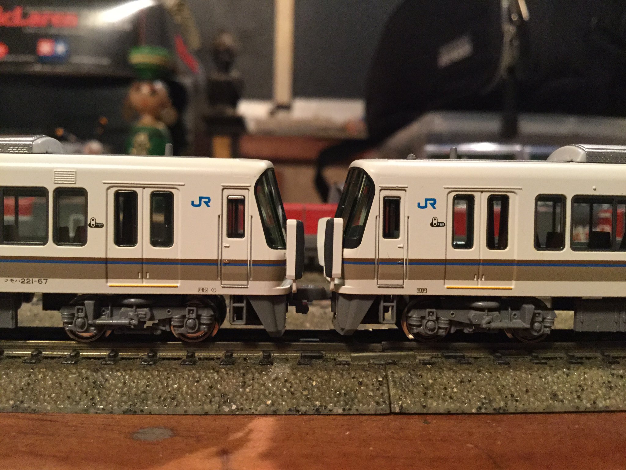 JR221系　KATO。 Nゲージ KATO 221系 リニューアル車 京都線 神戸線 8両セット
