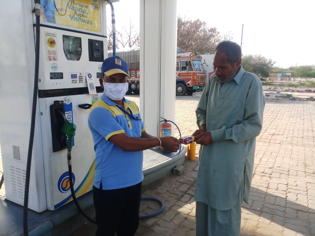 NH 07 Fazilka - Snacks distribution started at Bharat Petroleum Retail Outlet at Narang f s , Ghallu, District Fazilka, Abohar Sales Team, Bathinda Retail Territory, Punjab......... Together we will win!!!!!