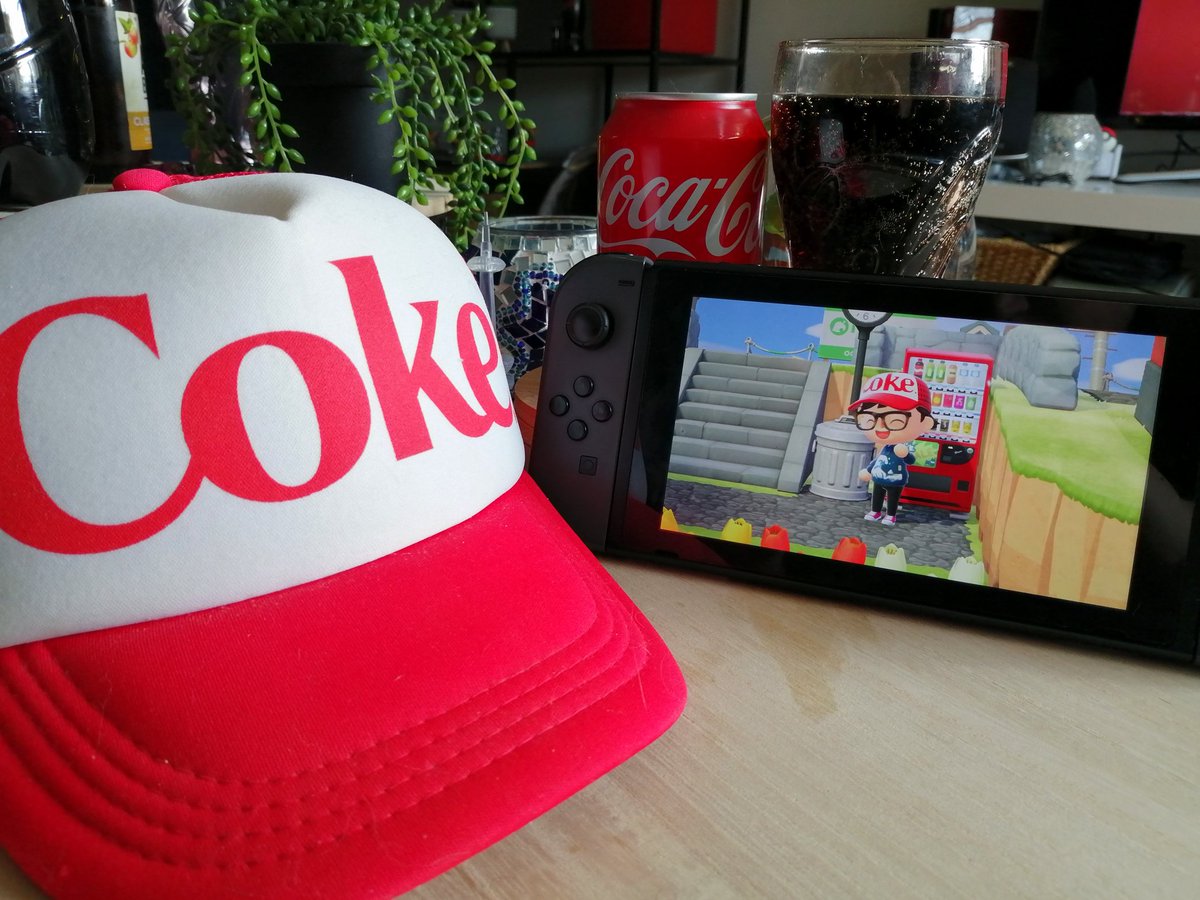 12. Recreated my irl  @CocaCola mesh cap :)  #ACNHDesign  #acnhpatterns  #ACNH    #Animalcrossing  