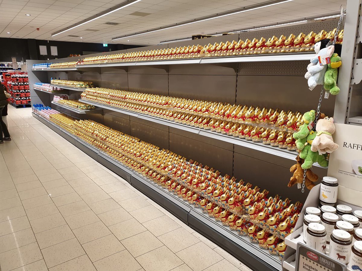 Achtung Hamsterkäufer: es gibt wieder Schokohasen. Abnahmemenge ist aber auf zwei pro Haushalt begrenzt.