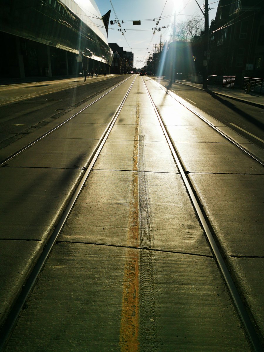 wearbeing's tweet photo. Friday afternoon rush hour on Highway 5 (Dundas Street West) in downtown Toronto. https://t.co/JnUkAZXUYG