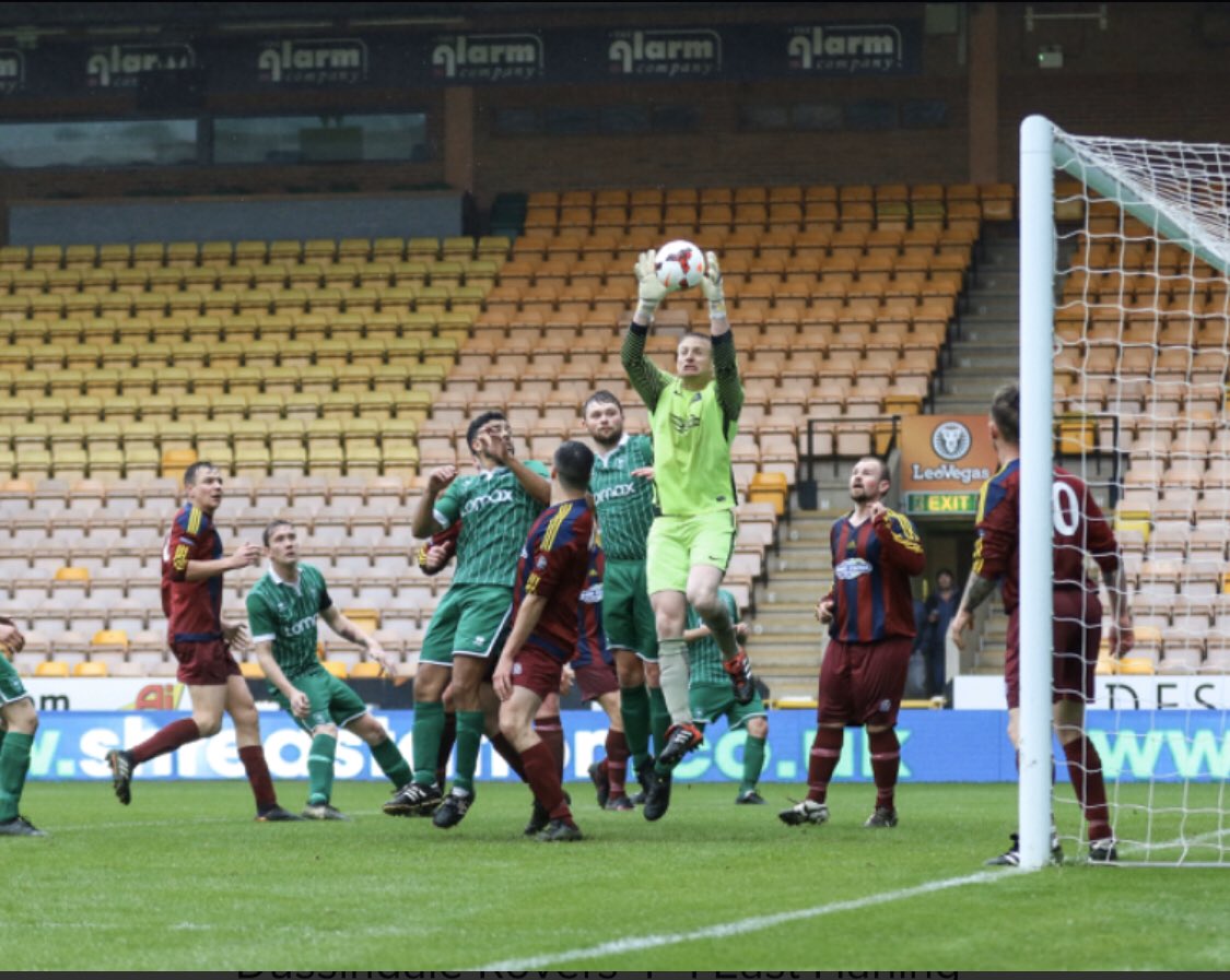 Luke_Fish's tweet image. If you are a football person please join the challenge of posting a football photo. Just one picture, no description. Please copy the text in your status, post a picture and look at some great memories/pictures. Missing football ⚽️🍻🍻⚽️