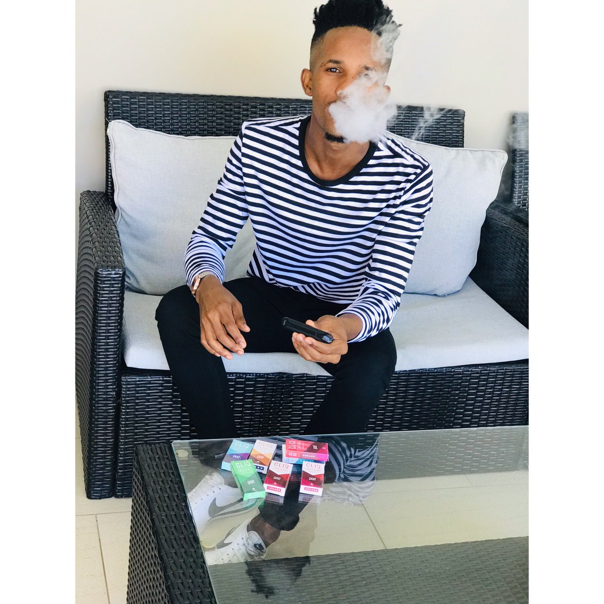 MyNameIsCecil's tweet photo. Self-isolating and chilling enjoying my cliq which comes in a variety of unique and satisfying flavours.
Use my code KVZFFA5 will receive 50% off a Cliq device.
Visit https://t.co/z3LF9HogCW to find out more! @Twisp_SA
#NotForUnder18s #Ad #cliq4change https://t.co/UK7mVFGq8Z
