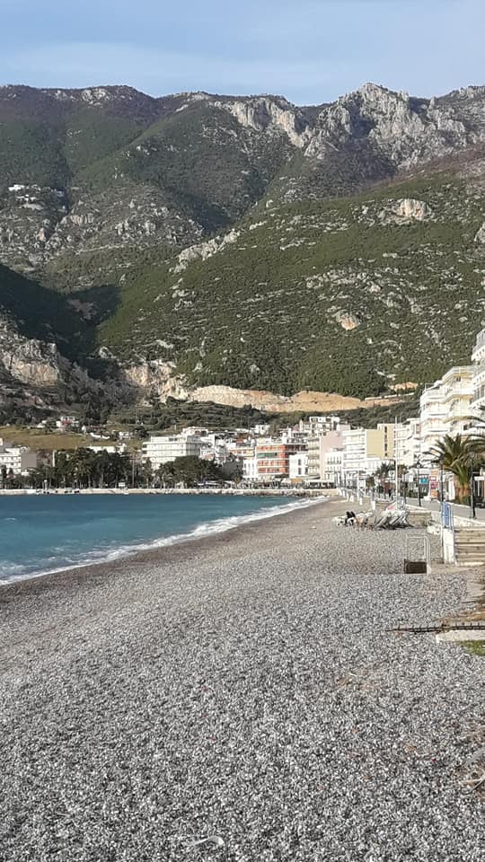 Καλό μεσημέρι παιδάκια....😘🍷🍺