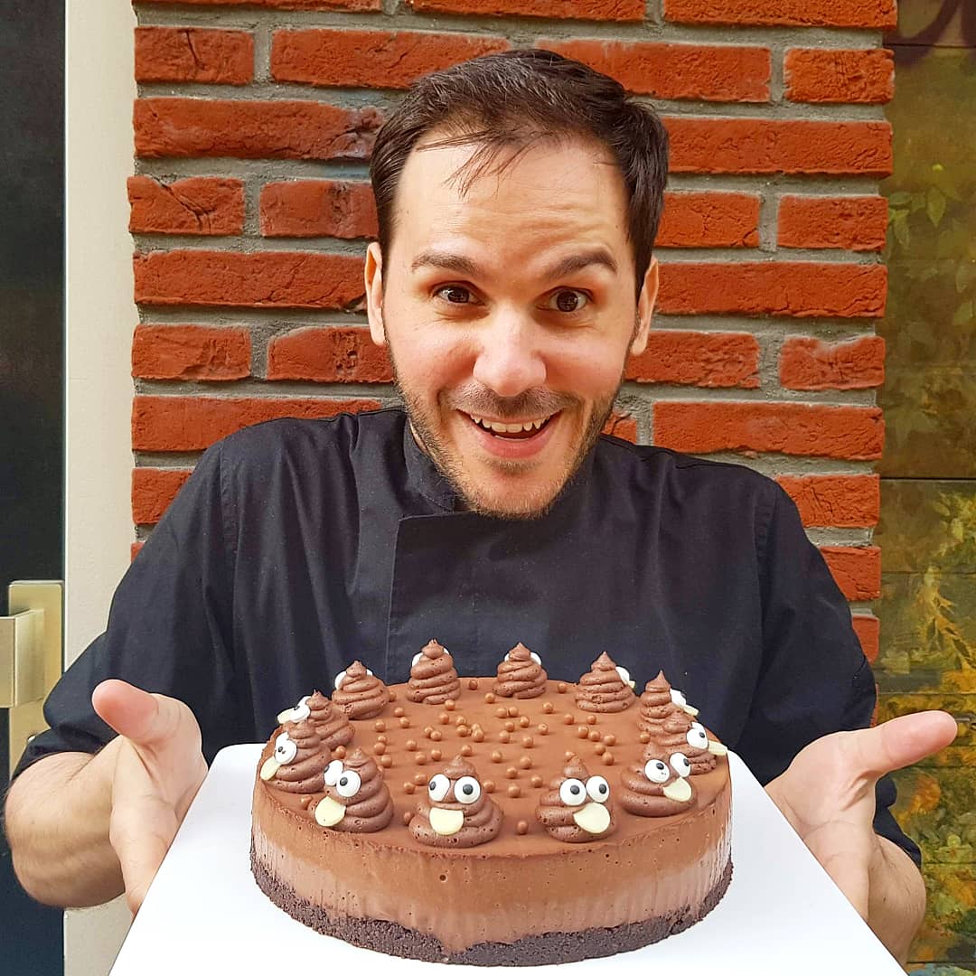 cheesycakesoff1's tweet photo. On this shitty days all you need is chocolate and love , don't you think? #shitty #shittyfriends #shittypeople #shittyday #shit #๐ฉ #๐ฉ๐ฉ๐ฉ #chocolateweekend #chocolate #chocolatelab #chocolade #callebautchocolate #callebaut #cheesycakes #cakedecorating #amsterdam๐ณ๐ฑ https://t.co/0iHLvbMVx1