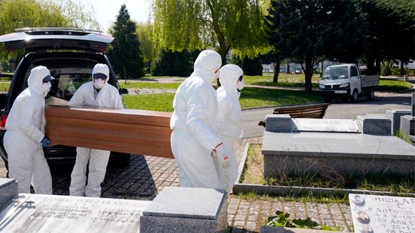 Actualizamos: España: murieron 832 personas por coronavirus en 24 horas, un nuevo récord diario https://t.co/LlPUzdQFUE https://t.co/sExRaAuTcT