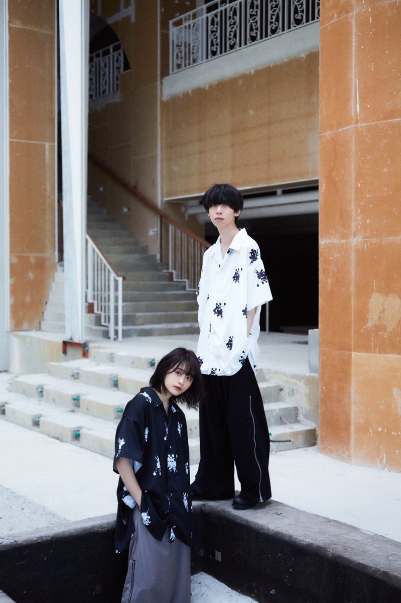 some0658's tweet photo. 《 新作プレゼント企画 》

5th collection
【 last night cryptogram 】

新作「 Night flower OC shirt 」を1名様に。(お色は選んで頂けます。)

応募 : RTのみ
締切 : 4/4 24:00

model : 彩雪 / 朝倉滉生

「 online受注会 」4/4 22:00 start.
https://t.co/AjrrEkdoXA https://t.co/ZIEFWrXt4L