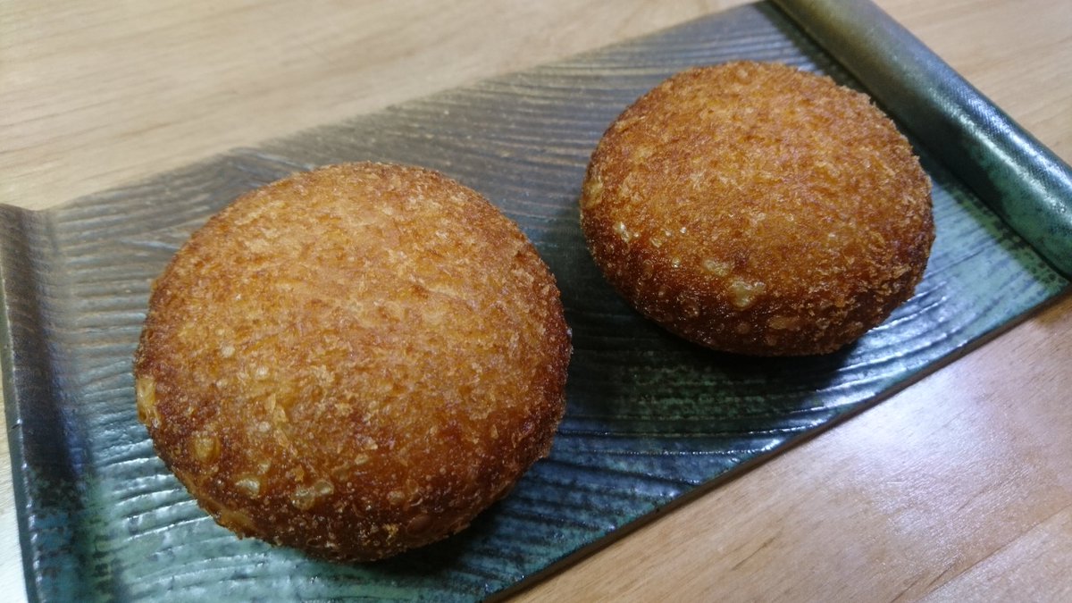 渡邊 博光 築地 ボンマルシェの佐賀牛カレーパンとフォカッチャサンド