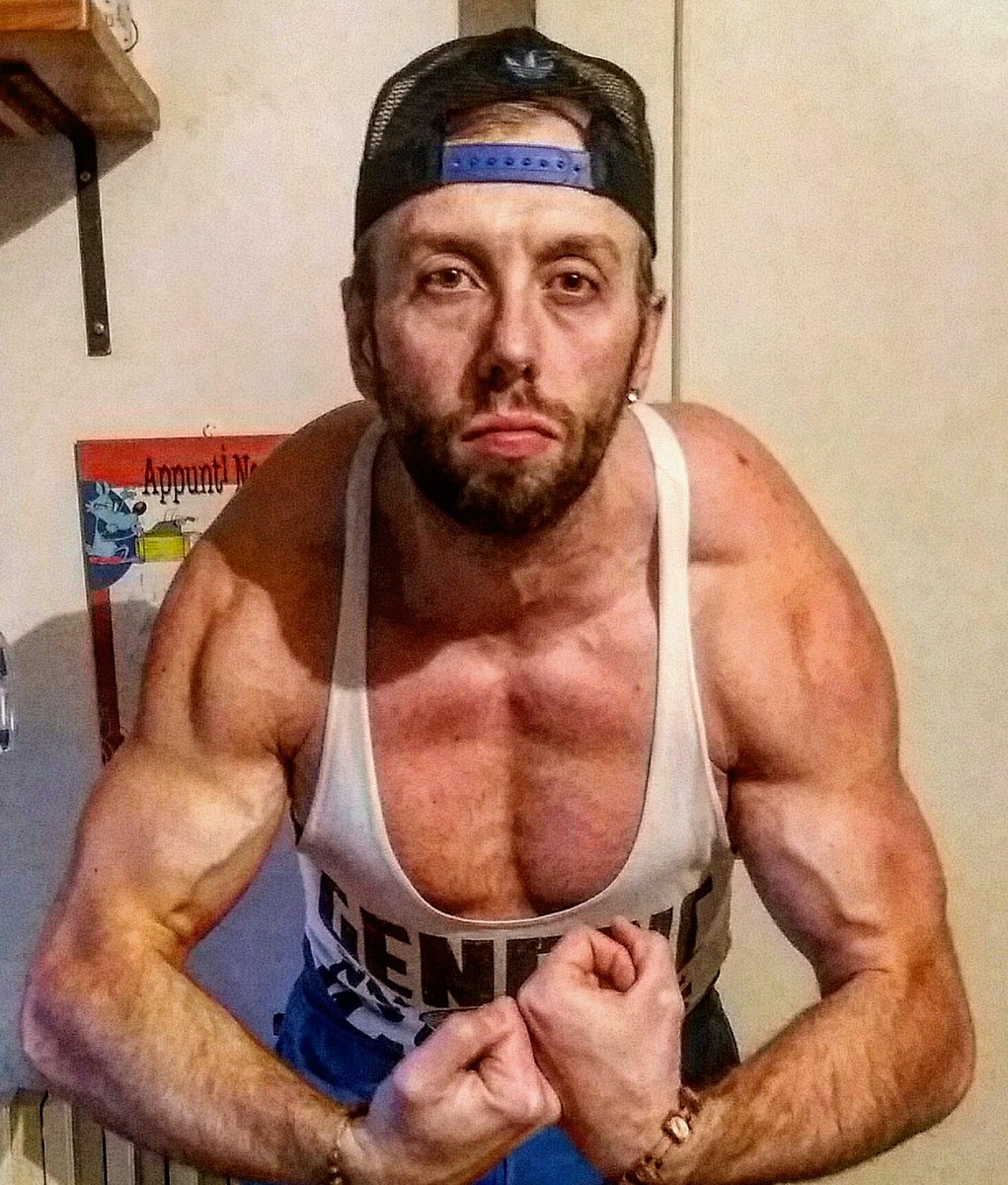 corradocoaching's tweet image. CARI AMICI NON MOLLATE GLI ALLENAMENTI NEANCHE A CASA CHE IL MODO DI TROVA!!! SE VOLETE CONSIGLI corradoespositocoachonline.it 💪💪💪